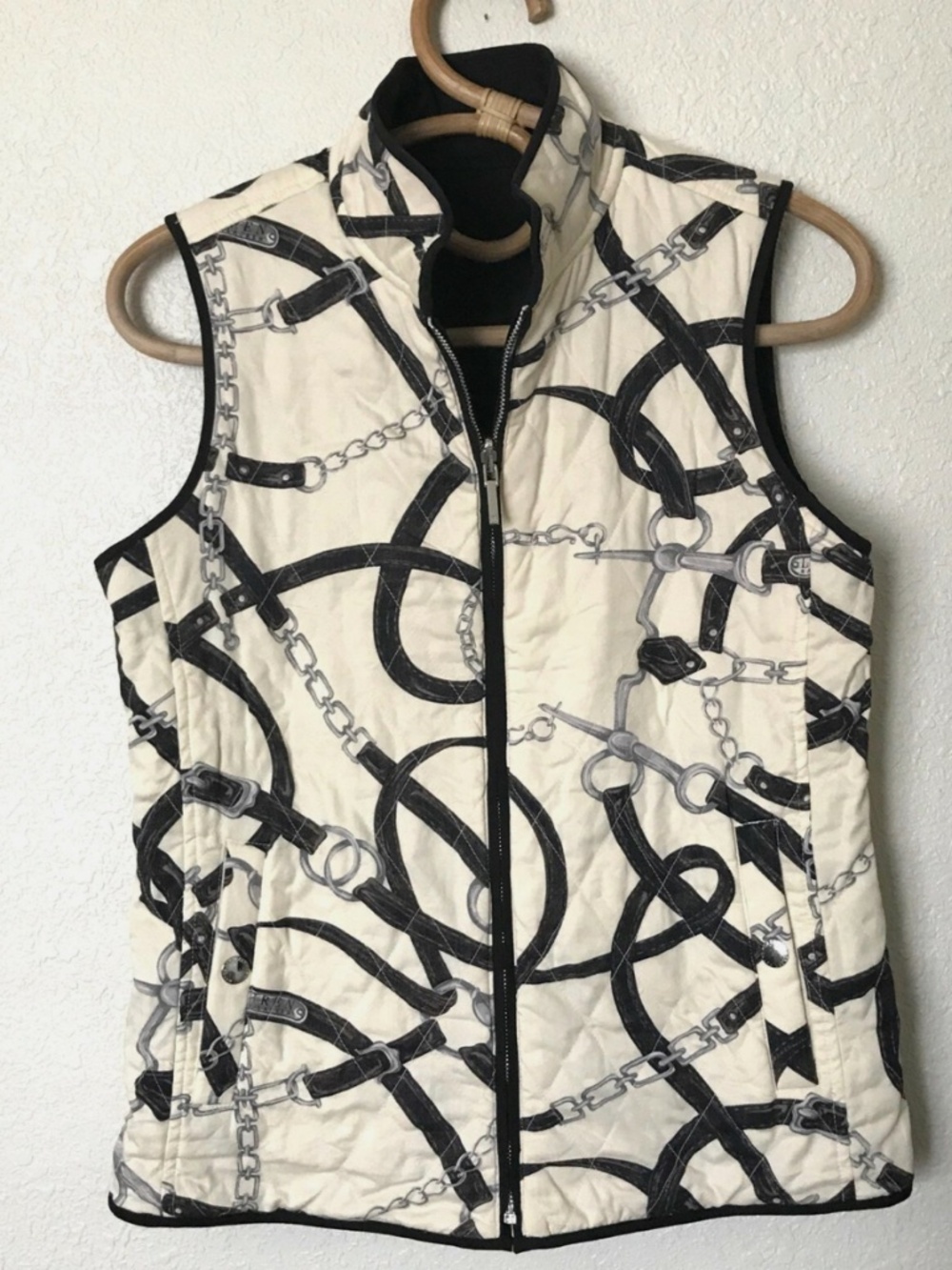 LAUREN-RALPH LAUREN S-M reversible QUILTED VEST EQUESTRIAN ART/ REV is BLACK